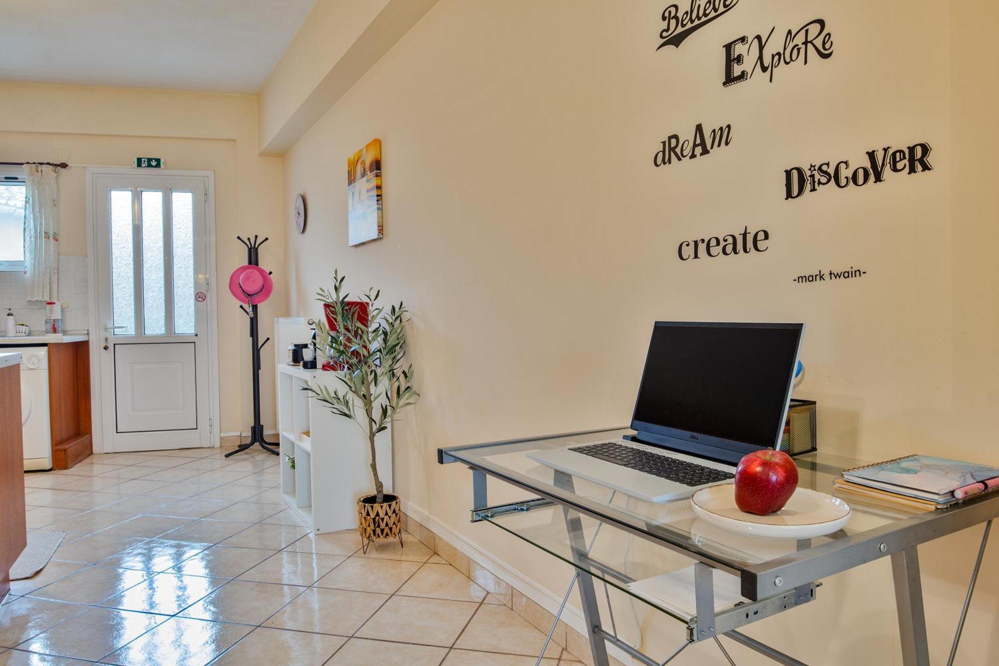 Apartament House Of Velenia - 2 Bedroom Near Old Town, Airport And Bus Station