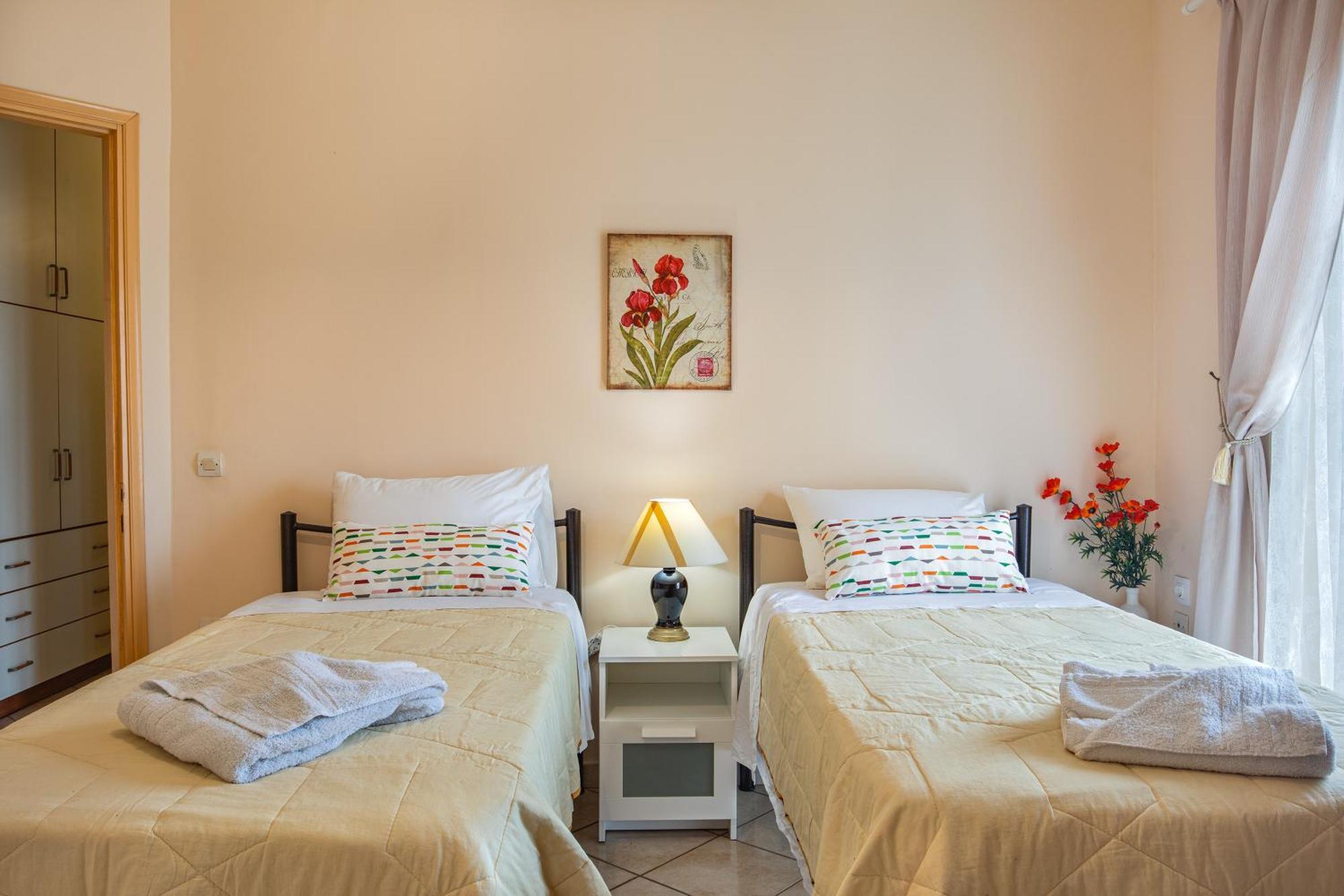 House Of Velenia - 2 Bedroom Near Old Town, Airport And Bus Station Appartamento *